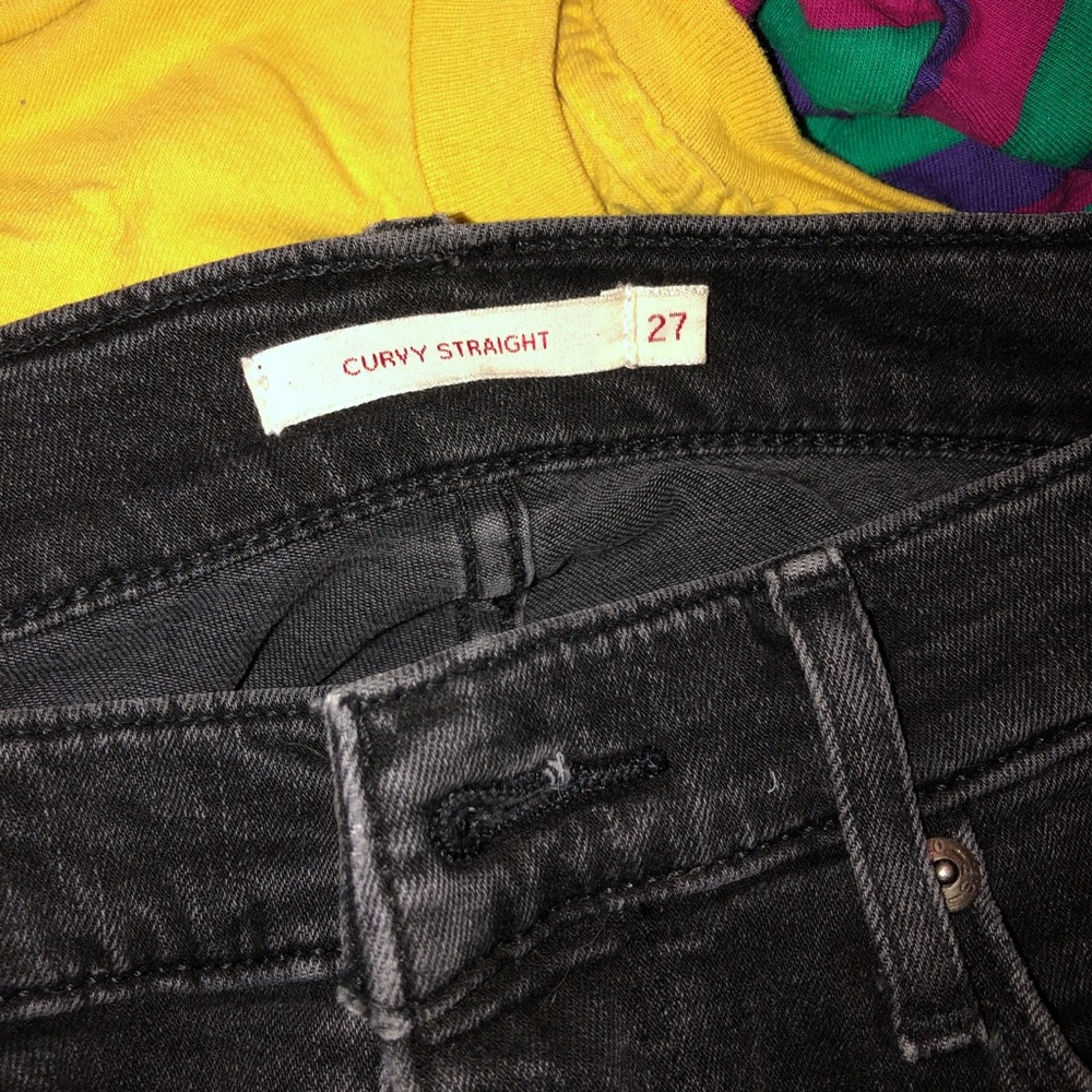 Levi’s - Picture 2 of 3